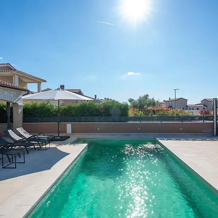 Dominika With Private Pool And Bbq Villa *