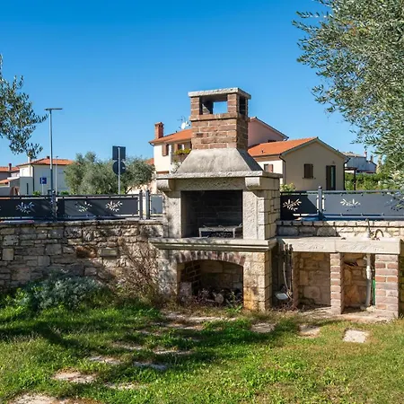 Dominika With Private Pool And Bbq Kaštelir