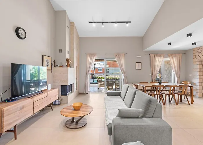 Dominika With Private Pool And Bbq *